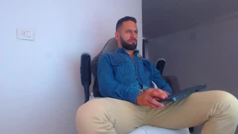 oliver online show from 03/11/25, 07:25