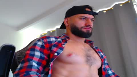 oliver online show from 11/08/25, 03:34