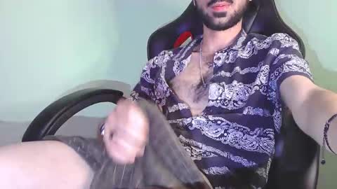 Snapshot of olivereff chatting on 11/15/25, 06:15 Oliver online show from 11/15/25, 06:15