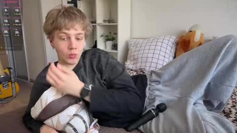 oliver online show from 04/21/26, 12:11