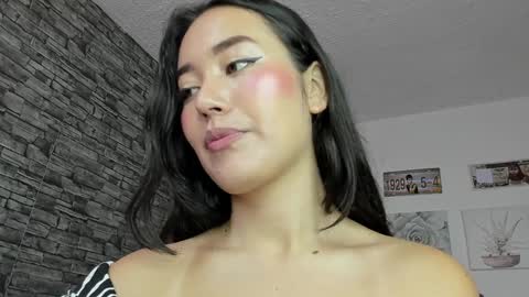 Snapshot of olivia22love chatting on 01/30/25, 02:15 ..................................... 500 am- 1200 pm GMT-5 online show from 01/30/25, 02:15