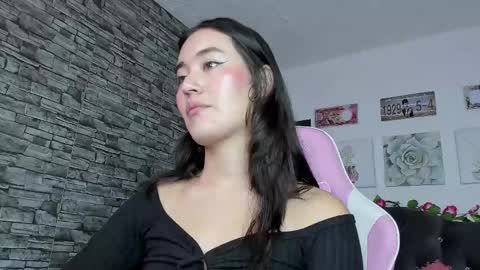 Snapshot of olivia22love chatting on 02/10/25, 12:50 ..................................... 500 am- 1200 pm GMT-5 online show from 02/10/25, 12:50