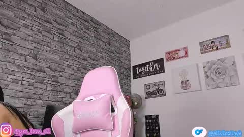 Snapshot of olivia22love chatting on 09/23/25, 12:41 ..................................... 500 am- 1200 pm GMT-5 online show from 09/23/25, 12:41