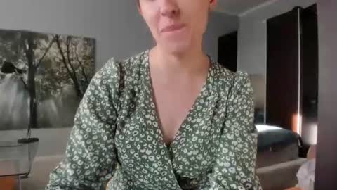 Snapshot of olivia__dream chatting on 06/08/26, 04:18 olivia__dream online show from 06/08/26, 04:18