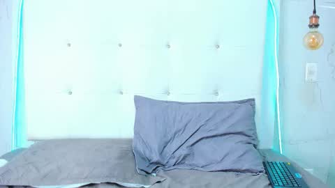  olivia  online show from 11/26/25, 06:53