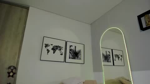 Olivia Collins online show from 01/18/26, 12:09