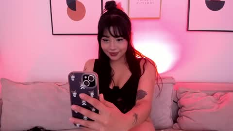 Snapshot of olivia_dluxe chatting on 04/18/26, 08:53 olivia_dluxe online show from 04/18/26, 08:53