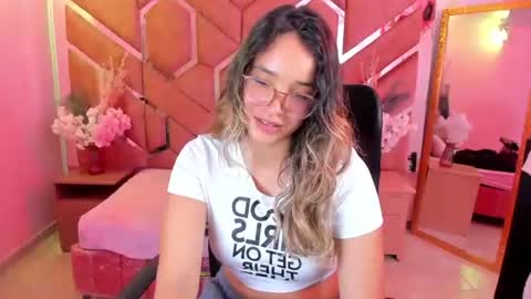 Snapshot of olivia_fox69 chatting on 07/24/26, 04:43 OLIVIA online show from 07/24/26, 04:43