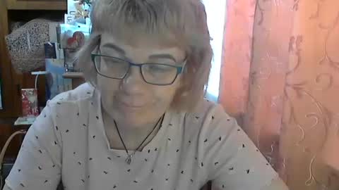 Snapshot of olivia_mia25 chatting on 05/18/26, 05:57 Olivia Mia online show from 05/18/26, 05:57