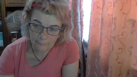 Snapshot of olivia_mia25 chatting on 05/27/26, 09:17 Olivia Mia online show from 05/27/26, 09:17
