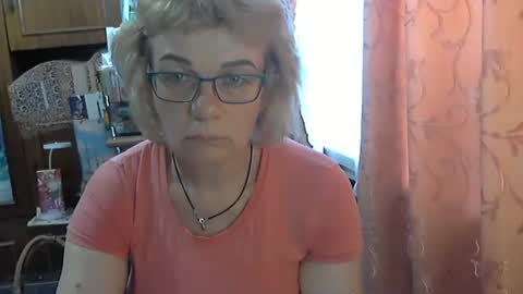 Snapshot of olivia_mia25 chatting on 06/06/26, 10:09 Olivia Mia online show from 06/06/26, 10:09