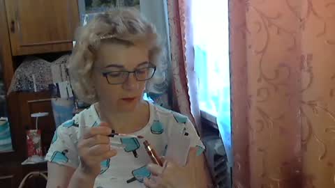 Snapshot of olivia_mia25 chatting on 06/15/26, 07:43 Olivia Mia online show from 06/15/26, 07:43