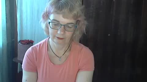 Snapshot of olivia_mia25 chatting on 07/11/26, 08:28 Olivia Mia online show from 07/11/26, 08:28