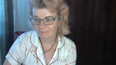 Snapshot of olivia_mia25 chatting on 07/12/26, 11:45 Olivia Mia online show from 07/12/26, 11:45