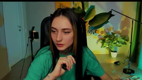 Snapshot of olivia_norton_ chatting on 09/22/25, 01:57 olivia_norton_ online show from 09/22/25, 01:57