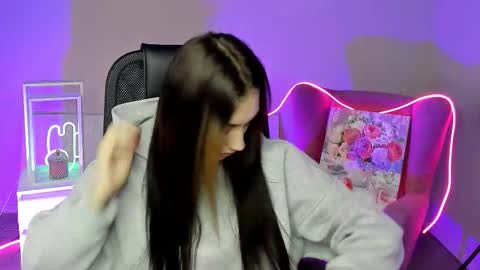 Snapshot of olivia_norton_ chatting on 10/07/25, 12:13 olivia_norton_ online show from 10/07/25, 12:13