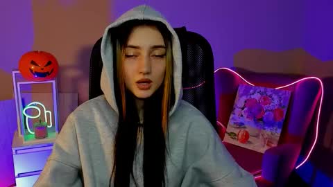 Snapshot of olivia_norton_ chatting on 10/27/25, 04:22 olivia_norton_ online show from 10/27/25, 04:22