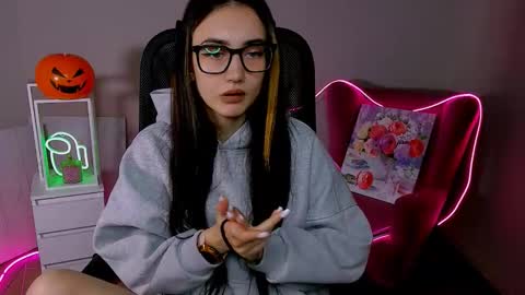 Snapshot of olivia_norton_ chatting on 10/28/25, 01:58 olivia_norton_ online show from 10/28/25, 01:58