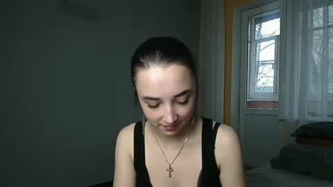 Snapshot of olivia_oliv chatting on 12/17/24, 11:49 Olivia online show from 12/17/24, 11:49