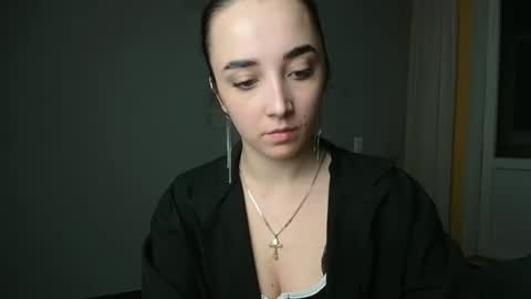 Snapshot of olivia_oliv chatting on 12/21/24, 04:14 Olivia online show from 12/21/24, 04:14
