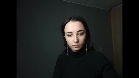 Snapshot of olivia_oliv chatting on 02/17/25, 11:42 Olivia online show from 02/17/25, 11:42