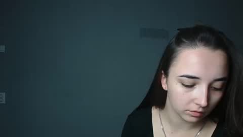 Snapshot of olivia_oliv chatting on 10/24/25, 05:31 Olivia online show from 10/24/25, 05:31