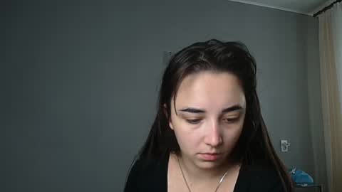 Snapshot of olivia_oliv chatting on 10/28/25, 10:08 Olivia online show from 10/28/25, 10:08