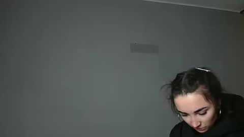 Snapshot of olivia_oliv chatting on 12/04/25, 11:08 Olivia online show from 12/04/25, 11:08