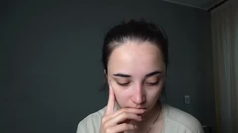 Snapshot of olivia_oliv chatting on 05/13/26, 10:34 Olivia online show from 05/13/26, 10:34