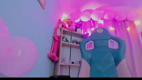 olivia_pretty_ online show from 02/14/25, 12:19