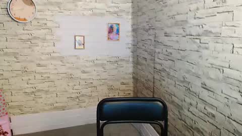 Olivia online show from 02/10/25, 02:16