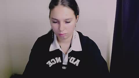 Olivia online show from 09/25/25, 03:54