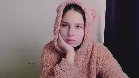 Olivia online show from 09/26/25, 03:54