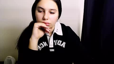 Olivia online show from 10/14/25, 04:02