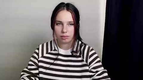 Olivia online show from 10/28/25, 05:22