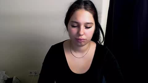 Olivia online show from 11/03/25, 04:14