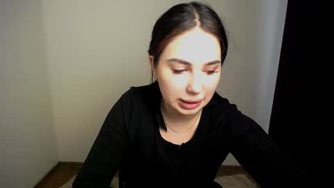 Olivia online show from 11/18/25, 09:03