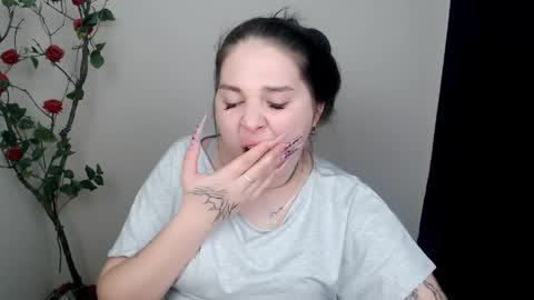 Olivia online show from 05/25/26, 08:37