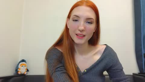 Snapshot of olivia_rid chatting on 12/25/24, 09:54  OLIVIA    online show from 12/25/24, 09:54