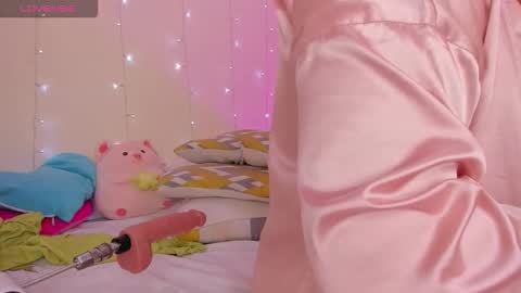 Snapshot of olivia_s19 chatting on 02/03/26, 06:22 olivia_s19 online show from 02/03/26, 06:22