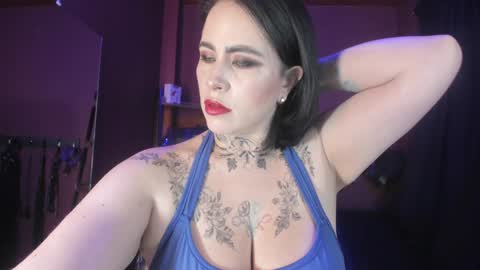 Snapshot of olivia_seex chatting on 12/12/24, 12:44 online show from 12/12/24, 12:44