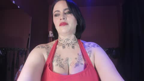 Snapshot of olivia_seex chatting on 12/16/24, 02:05 online show from 12/16/24, 02:05