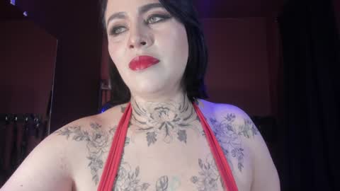 Snapshot of olivia_seex chatting on 12/23/24, 01:24 online show from 12/23/24, 01:24