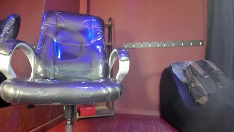 Snapshot of olivia_seex chatting on 01/02/25, 01:08 online show from 01/02/25, 01:08