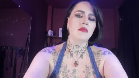 Snapshot of olivia_seex chatting on 02/26/25, 02:14 online show from 02/26/25, 02:14
