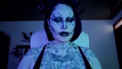 Snapshot of olivia_seex chatting on 10/06/25, 02:25 online show from 10/06/25, 02:25