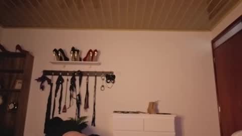   online show from 12/14/25, 01:05