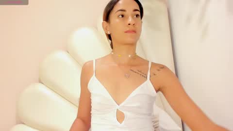 Olivia online show from 02/17/25, 12:32