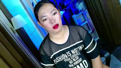 Miss OLIVIA online show from 11/12/25, 11:21