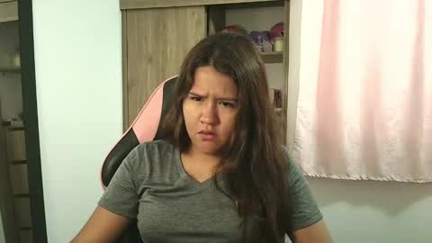 Olivia online show from 10/13/25, 01:44